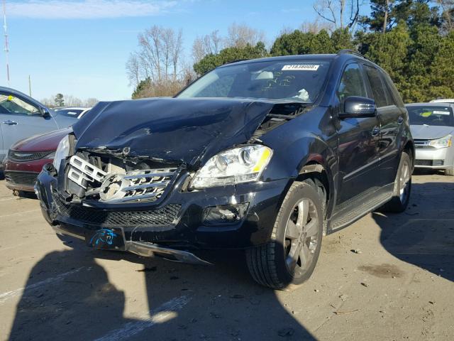 4JGBB8GB5BA727166 - 2011 MERCEDES-BENZ ML 350 4MA BLACK photo 2