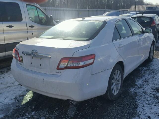 4T1BK3EK7BU632645 - 2011 TOYOTA CAMRY SE WHITE photo 4
