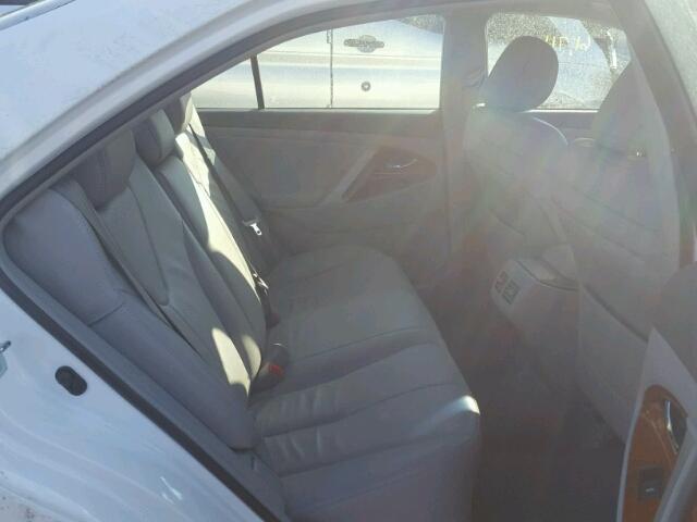 4T1BK3EK7BU632645 - 2011 TOYOTA CAMRY SE WHITE photo 6