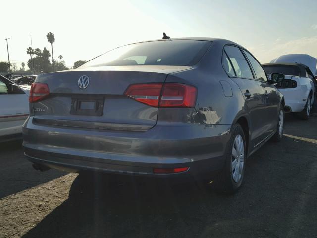 3VW2K7AJ1FM409257 - 2015 VOLKSWAGEN JETTA BASE ნაცრისფერი ფოტო 4