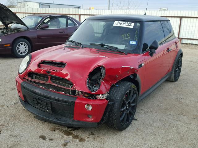 WMWRE33546TL24557 - 2006 MINI COOPER S RED photo 2