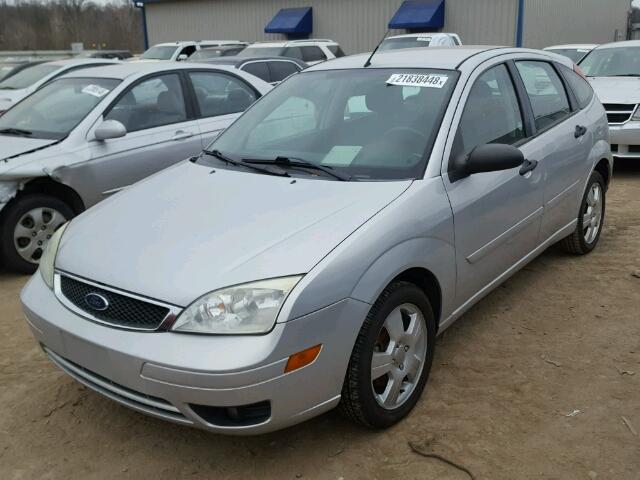 1FAHP37N67W291344 - 2007 FORD FOCUS ZX5 SILVER photo 2