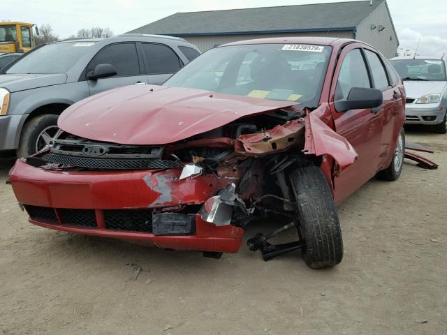 1FAHP35N99W193544 - 2009 FORD FOCUS SE RED photo 2