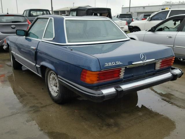 WDBBA45C3FA018560 - 1985 MERCEDES-BENZ 380 SL BLUE photo 3