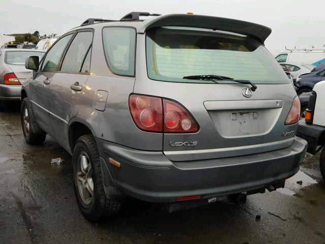 JT6HF10U2Y0098767 - 2000 LEXUS RX 300 GRAY photo 3