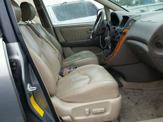 JT6HF10U2Y0098767 - 2000 LEXUS RX 300 GRAY photo 5