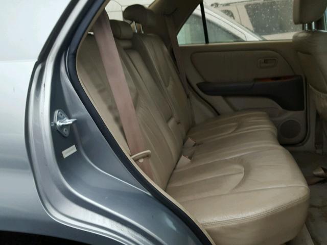 JT6HF10U2Y0098767 - 2000 LEXUS RX 300 GRAY photo 6