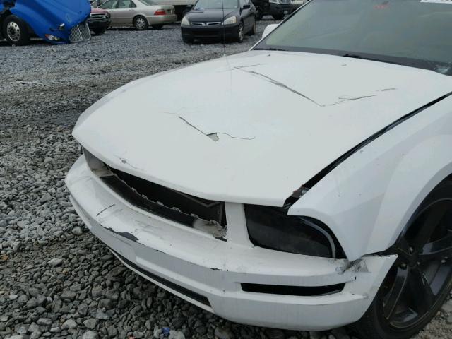 1ZVFT80N375239144 - 2007 FORD MUSTANG WHITE photo 9