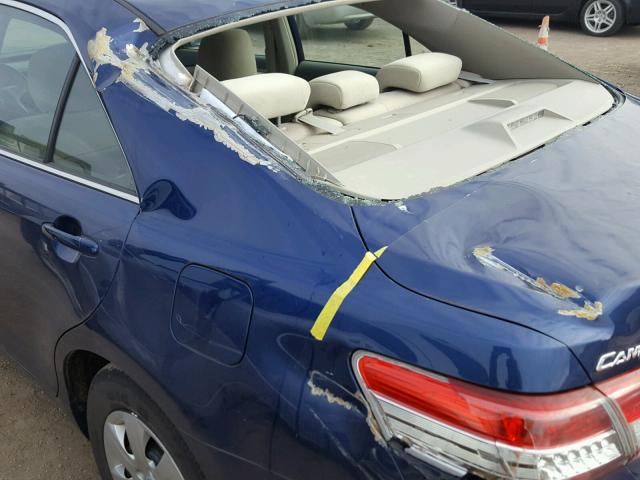 4T1BF3EKXAU560505 - 2010 TOYOTA CAMRY BASE BLUE photo 9