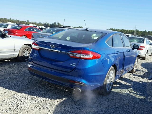 3FA6P0HD4HR274235 - 2017 FORD FUSION SE BLUE photo 4