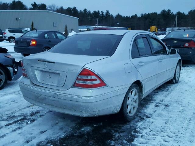 WDBRF84J04F551862 - 2004 MERCEDES-BENZ C 320 4MAT SILVER photo 4