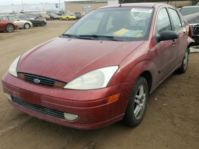 1FAHP343XYW331199 - 2000 FORD FOCUS SE RED photo 2