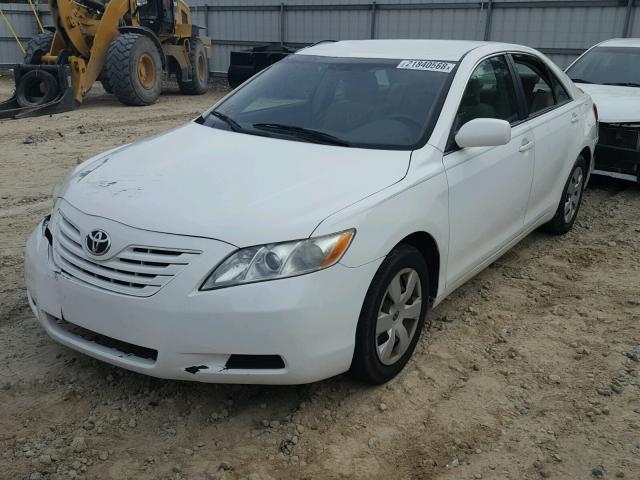 4T1BE46K19U818977 - 2009 TOYOTA CAMRY BASE WHITE photo 2