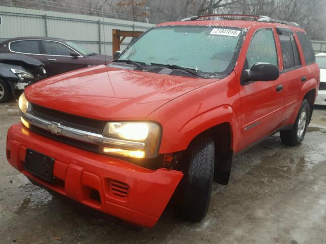 1GNDT13S822188339 - 2002 CHEVROLET TRAILBLAZE RED photo 2