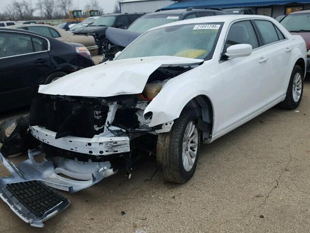 2C3CCAAG5EH175762 - 2014 CHRYSLER 300 WHITE photo 2