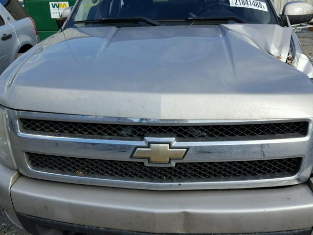 2GCEK13M671516673 - 2007 CHEVROLET SILVERADO SILVER photo 7