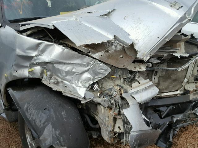 5LMFU28A3YLJ28436 - 2000 LINCOLN NAVIGATOR ვერცხლისფერი ფოტო 9