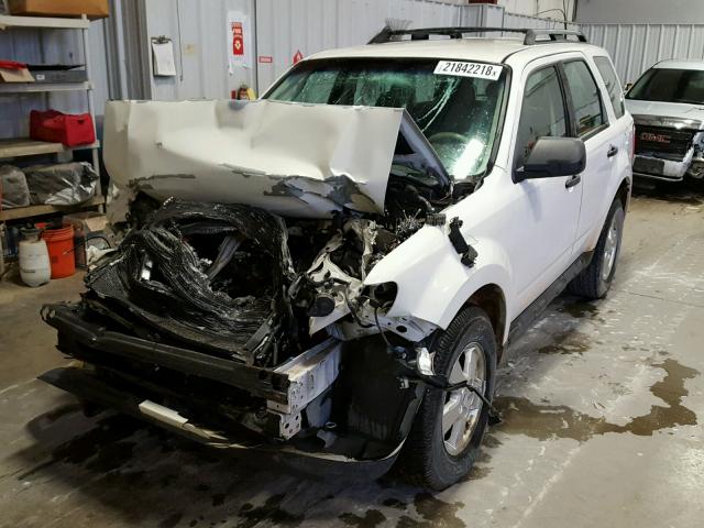 1FMCU02719KA03904 - 2009 FORD ESCAPE XLS WHITE photo 2