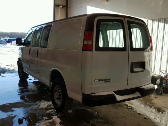 1GCWGFCA8E1117291 - 2014 CHEVROLET EXPRESS G2 WHITE photo 3