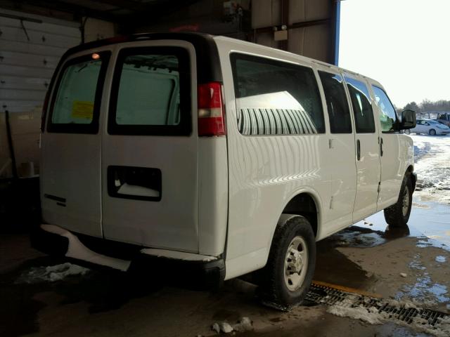 1GCWGFCA8E1117291 - 2014 CHEVROLET EXPRESS G2 WHITE photo 4