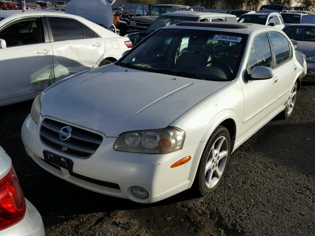 JN1DA31A02T325372 - 2002 NISSAN MAXIMA GLE WHITE photo 2