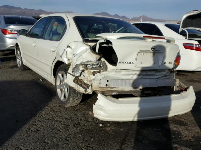 JN1DA31A02T325372 - 2002 NISSAN MAXIMA GLE WHITE photo 3