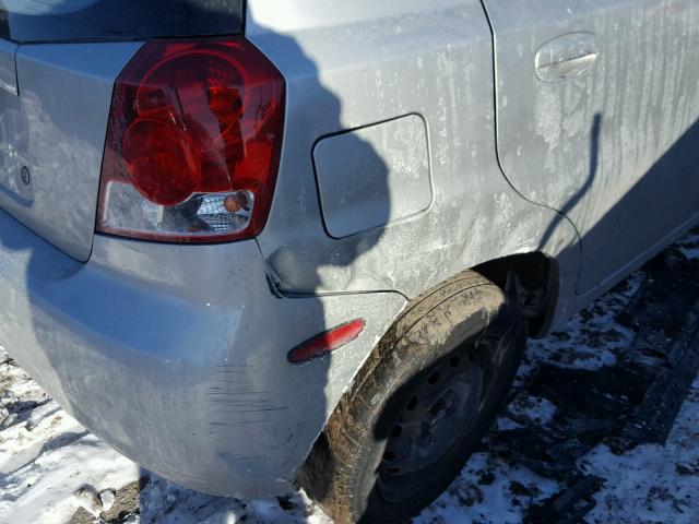 KL1TD62675B385890 - 2005 CHEVROLET AVEO BASE Gümüş foto 9