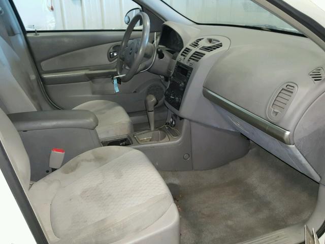 1G1ZS52F14F238922 - 2004 CHEVROLET MALIBU WHITE photo 5