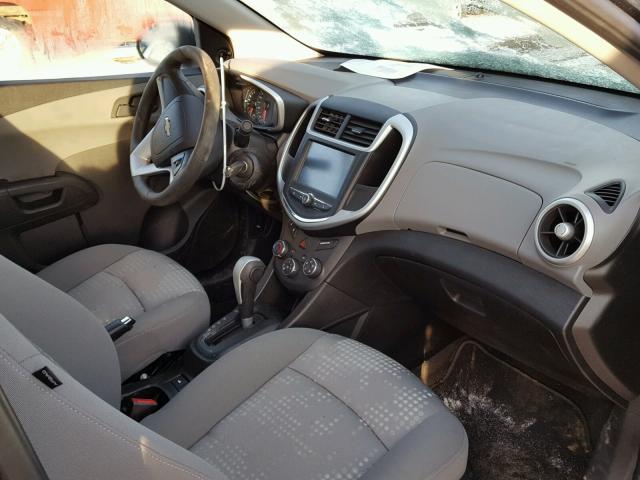 1G1JB5SH2H4159727 - 2017 CHEVROLET SONIC LS 灰色 照片 5