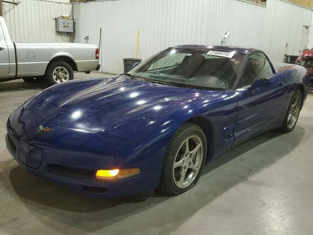 1G1YY22G725119597 - 2002 CHEVROLET CORVETTE BLUE photo 2