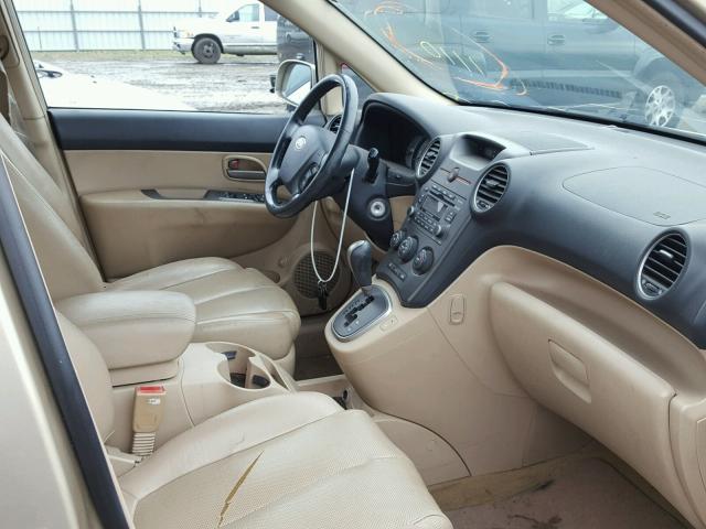 KNAFG526X77039262 - 2007 KIA RONDO LX BEIGE photo 5