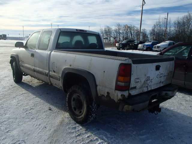 1GCHC29U41E174041 - 2001 CHEVROLET SILVERADO WHITE photo 3