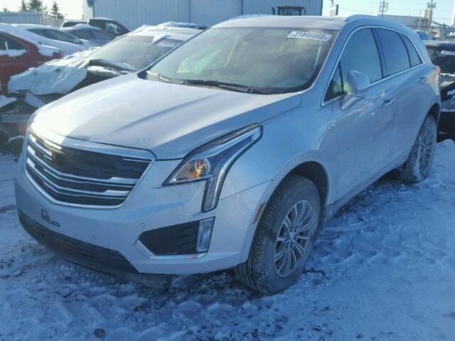 1GYKNDRS9HZ110472 - 2017 CADILLAC XT5 LUXURY SILVER photo 2