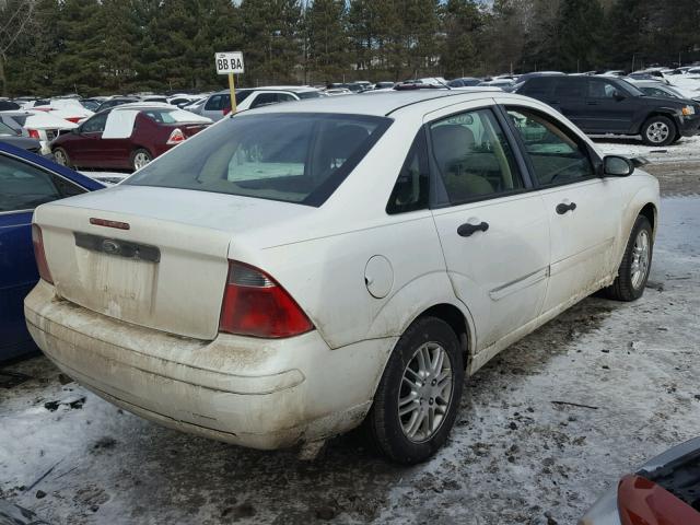 1FAFP34N47W279530 - 2007 FORD FOCUS ZX4 WHITE photo 4