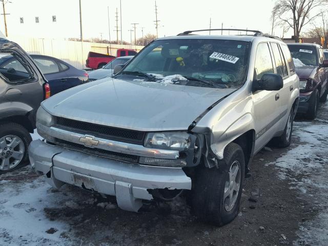 1GNDT13S142367678 - 2004 CHEVROLET TRAILBLAZE SILVER photo 2