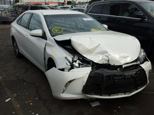 4T1BF1FK8FU114380 - 2015 TOYOTA CAMRY LE WHITE photo 1