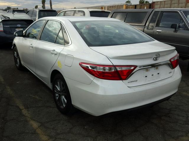 4T1BF1FK8FU114380 - 2015 TOYOTA CAMRY LE WHITE photo 3