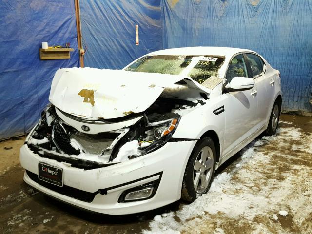 5XXGM4A7XFG436674 - 2015 KIA OPTIMA LX WHITE photo 2