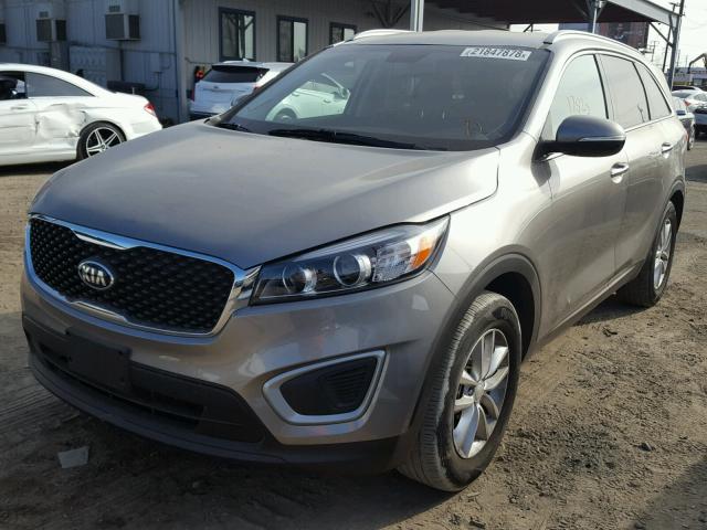 5XYPG4A34HG266735 - 2017 KIA SORENTO LX CHARCOAL photo 2