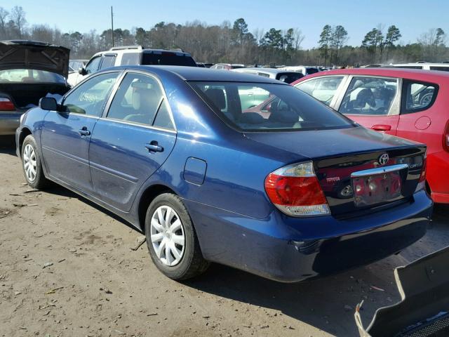 4T1BE32K55U075590 - 2005 TOYOTA CAMRY LE BLUE photo 3