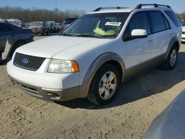 1FMDK02165GA55662 - 2005 FORD FREESTYLE WHITE photo 2