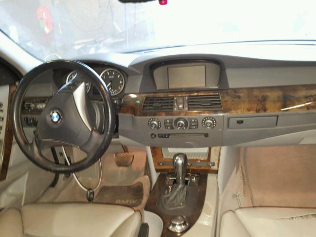 WBANB33545B114844 - 2005 BMW 545 I BLUE photo 9