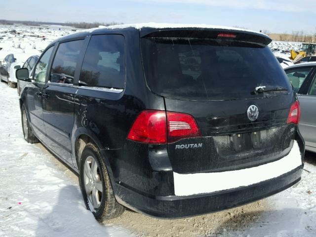 2V4RW5DX7AR435217 - 2010 VOLKSWAGEN ROUTAN SEL BLACK photo 3