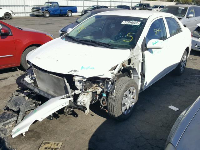 5YFBU4EE3DP173788 - 2013 TOYOTA COROLLA BA WHITE photo 2