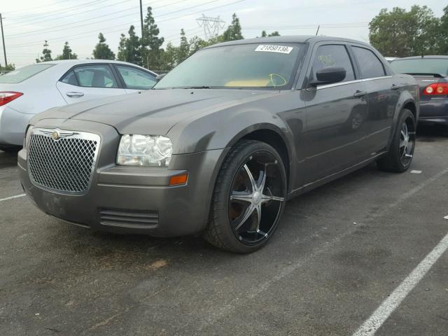 2C3KA43R58H103515 - 2008 CHRYSLER 300 LX GRAY photo 2