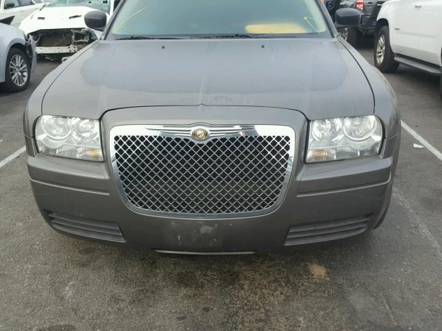 2C3KA43R58H103515 - 2008 CHRYSLER 300 LX GRAY photo 9