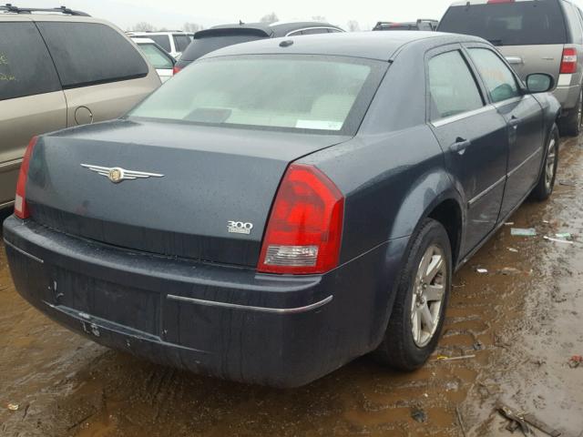 2C3KA53G97H670586 - 2007 CHRYSLER 300 TOURIN GRAY photo 4