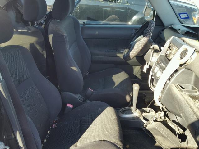 JTLKT324950203739 - 2005 TOYOTA SCION XB BLACK photo 5