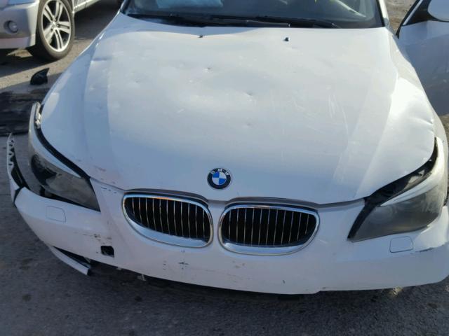 WBANU53528CT00161 - 2008 BMW 528 I WHITE photo 7