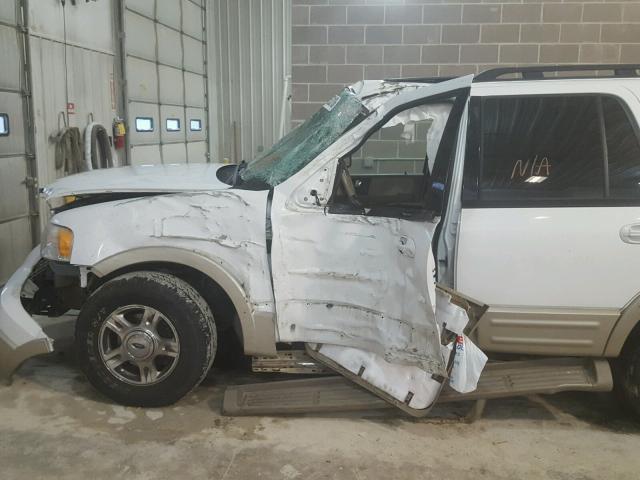 1FMFU18595LA56959 - 2005 FORD EXPEDITION WHITE photo 9